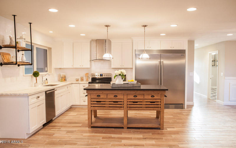 75 East Silver Creek Road Gilbert, AZ 85296 - Photo 3 of 18 Kitchen and Great Room