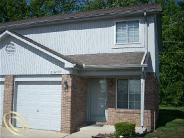 23499 Van Riper Court Trenton, MI 48183 - Photo 1 of 13 20366327.JPG