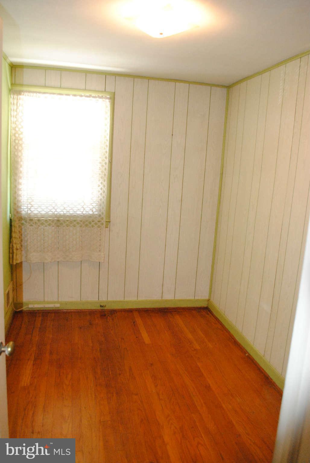 137 Riverthorn Road Baltimore, MD 21220 - Photo 11 of 30 3RD BEDROOM
