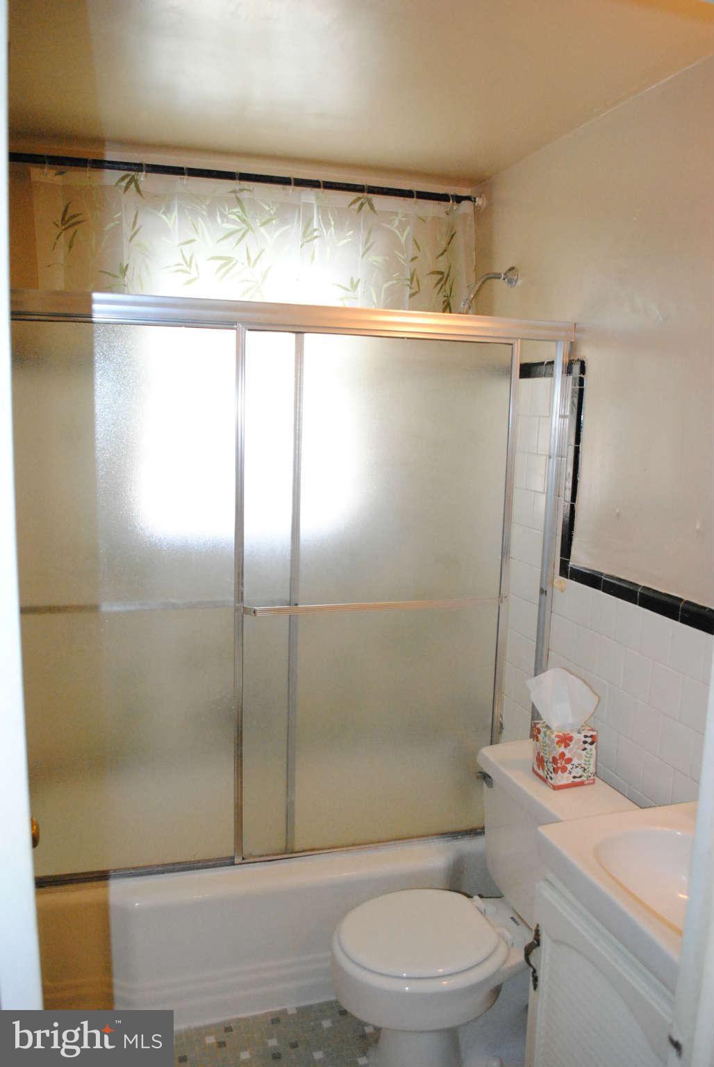 137 Riverthorn Road Baltimore, MD 21220 - Photo 12 of 30 UPPER LEVEL FULL BATH