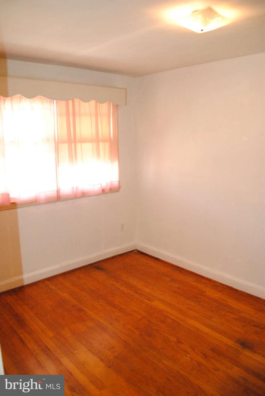 137 Riverthorn Road Baltimore, MD 21220 - Photo 10 of 30 2ND BEDROOM