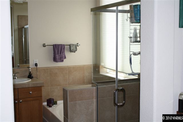 1640 Murrieta Court Reno, NV 89521 - Photo 7 of 9 a bathroom with a shower