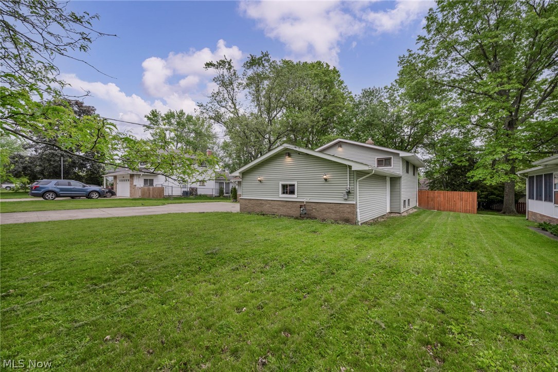 7647 McCreary Road Independence, OH 44131 - Photo 3 of 50