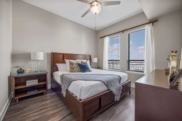 $2,512 | 3201 Esperanza Crossing, Unit 415, Austin, TX 78758