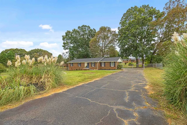 $280,000 | 104 Hilldale Drive, Boiling Springs, SC 29316