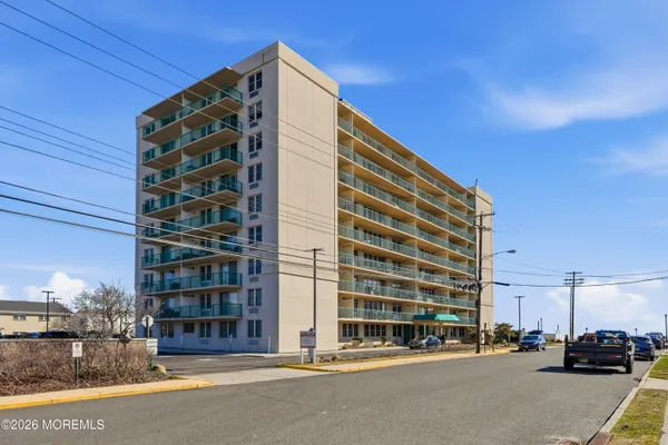 $6,000 | 480 Ocean Avenue North, Unit 9H, Long Branch, NJ 07740