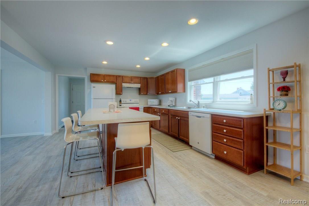 5755 Longpoint Drive Howell, MI 48843 - Photo 21 of 59 930A8999_9000_9001.jpg