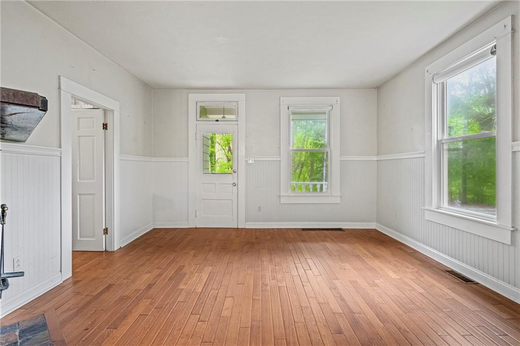 301 Redgate Road Sewickley, PA 15143 - Photo 3 of 20 FRONT DOOR / FAMILY ROOM