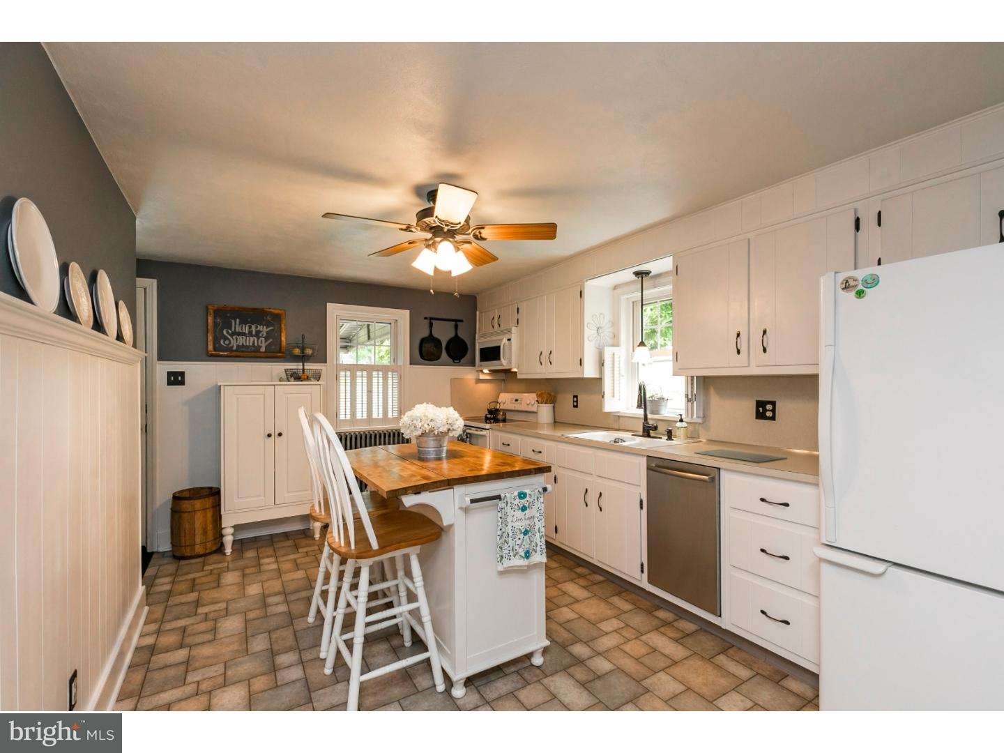 310 Quarry Road Spring City, PA 19475 - Photo 10 of 24 Kitchen