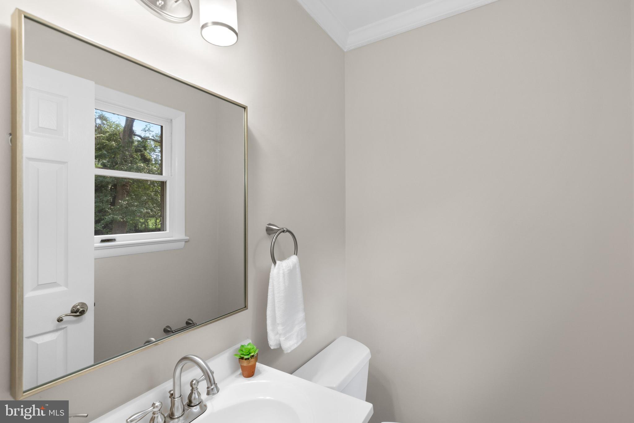8816 Gateshead Road Alexandria, VA 22309 - Photo 12 of 35 Gallery Image 12