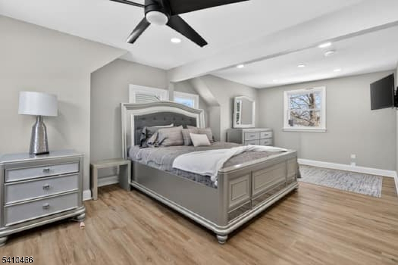 88 Harrington Road Clifton, NJ 07012 - Photo 11 of 20