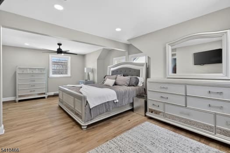 88 Harrington Road Clifton, NJ 07012 - Photo 12 of 20