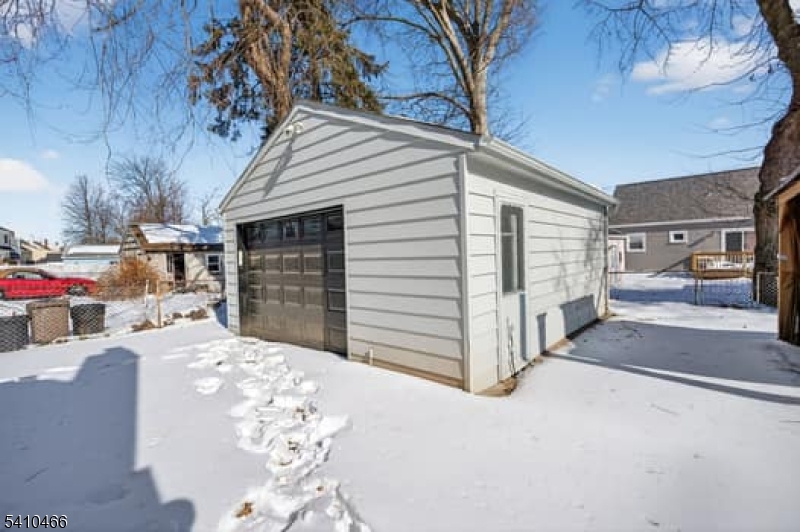 88 Harrington Road Clifton, NJ 07012 - Photo 17 of 20