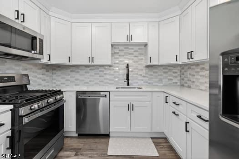 88 Harrington Road Clifton, NJ 07012 - Photo 6 of 20