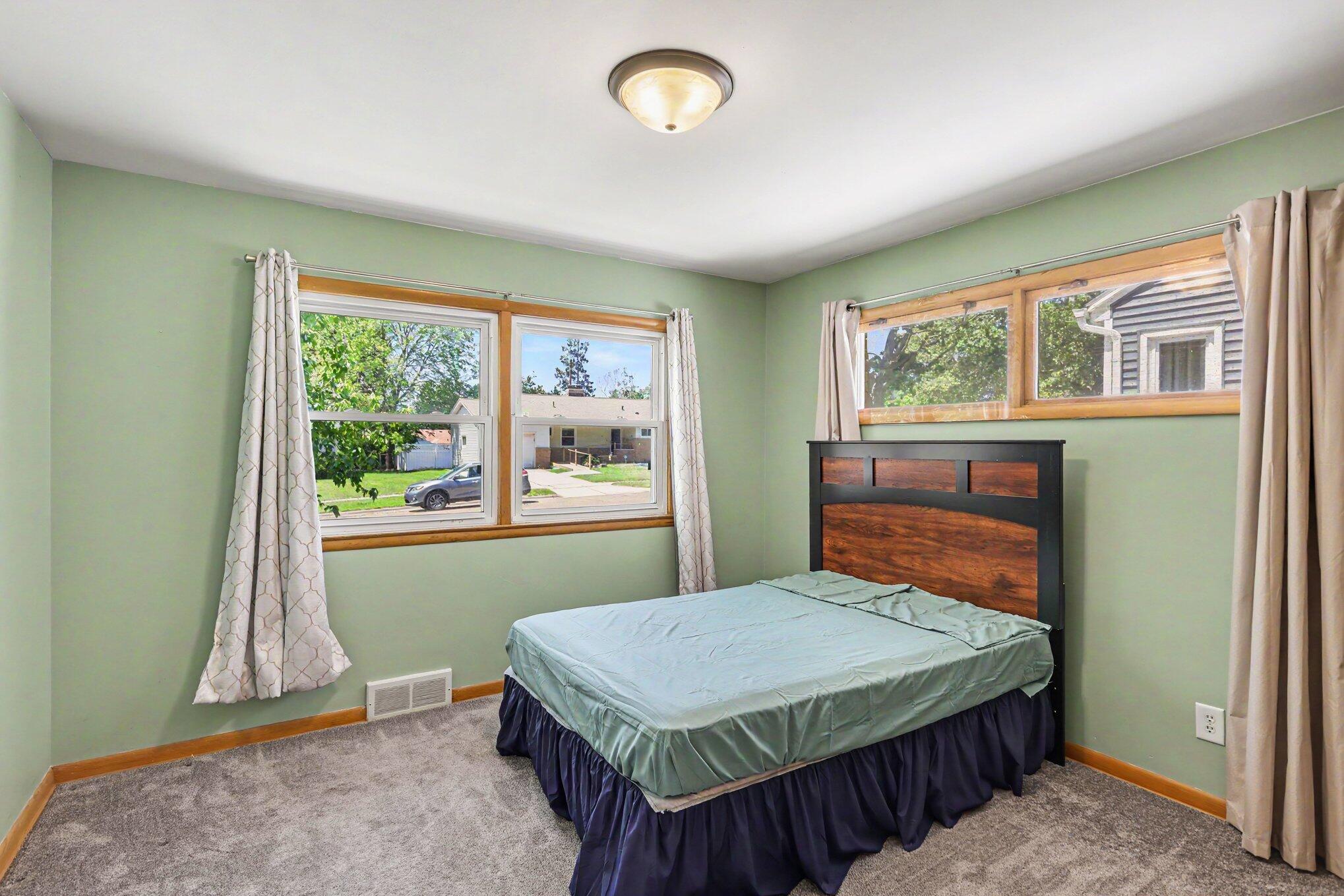 2117 Edwin Place Lansing, MI 48911 - Photo 26 of 37 016_file_9555