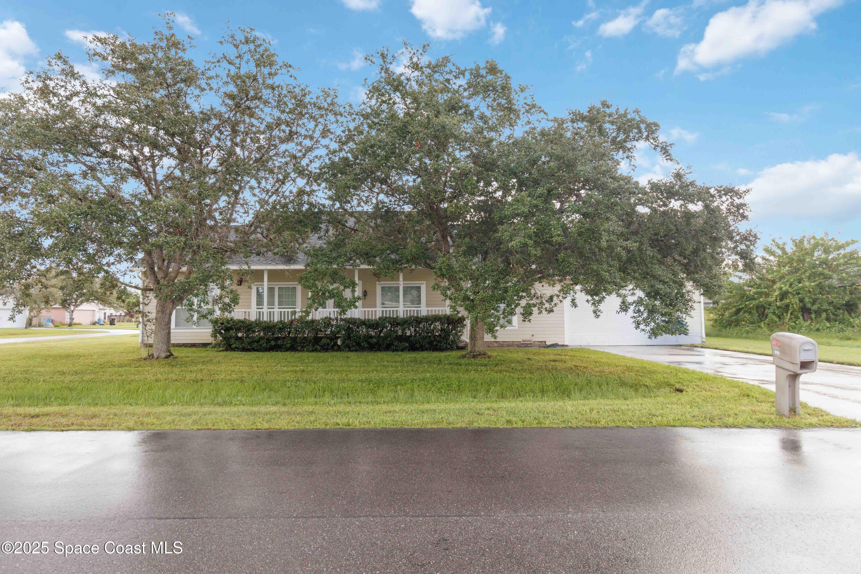 195 Benchor Road Northwest Palm Bay, FL 32907 - Photo 2 of 30 002
