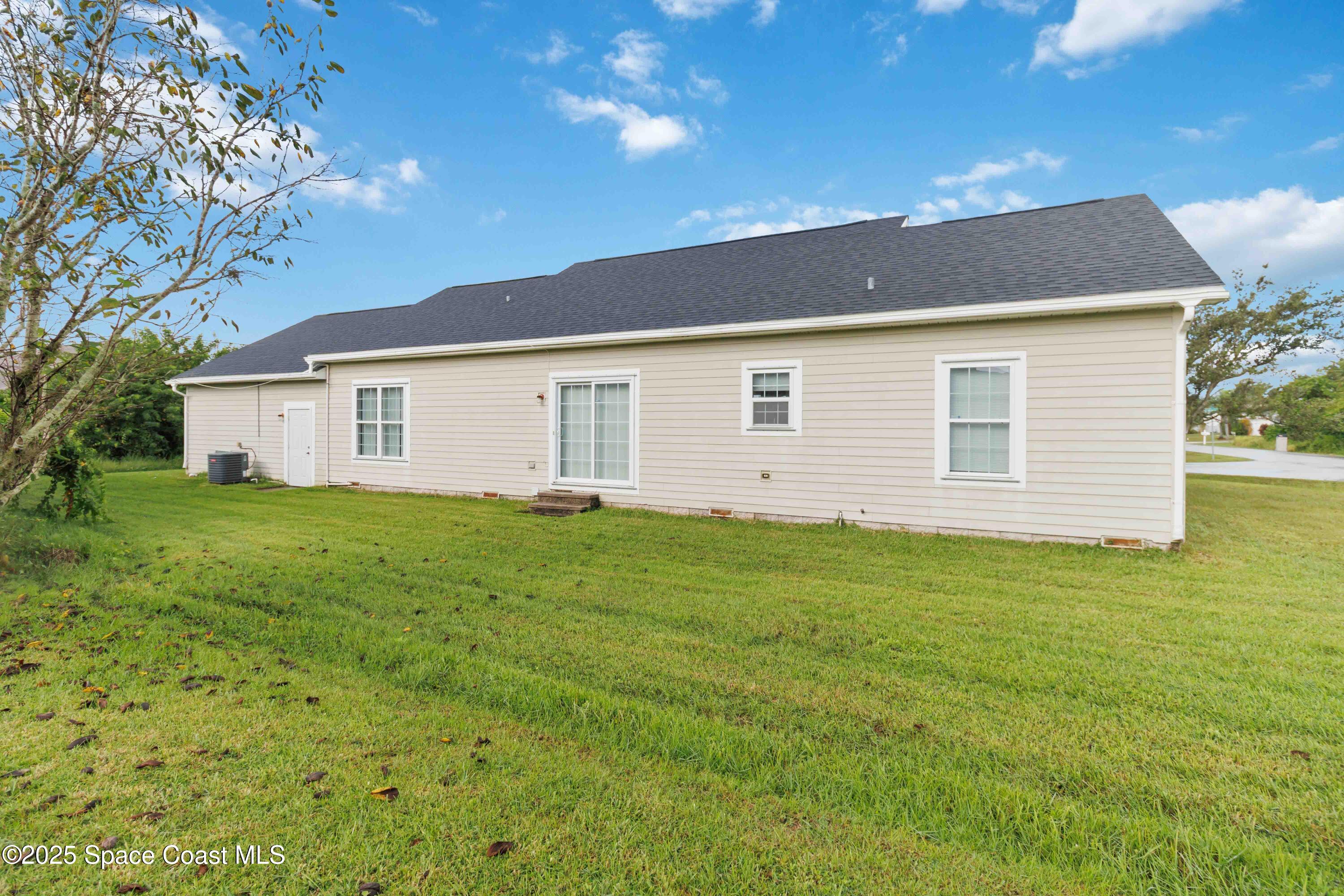 195 Benchor Road Northwest Palm Bay, FL 32907 - Photo 29 of 30 030