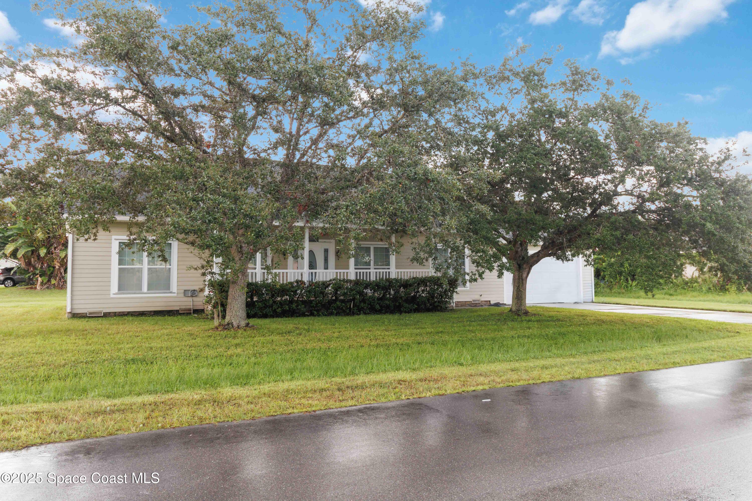 195 Benchor Road Northwest Palm Bay, FL 32907 - Photo 3 of 30 003