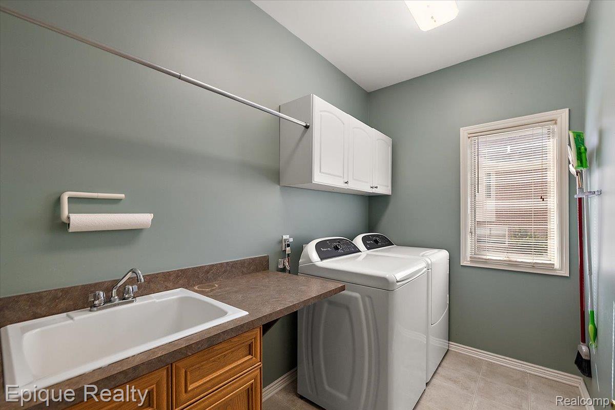 5675 Golf Pointe Drive Clarkston, MI 48348 - Photo 26 of 80 47-5675 Golf Pointe-47.jpg