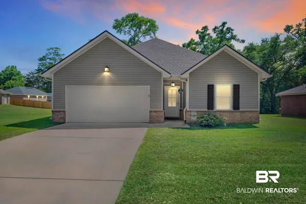 $299,000 | 214 Cobb Court, Bay Minette, AL 36507