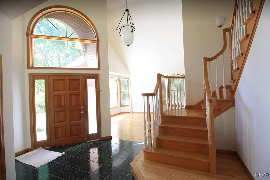 41 Bunny Trail Road Bangor, PA 18013 - Photo 2 of 14 Inside the front door in the foyer.