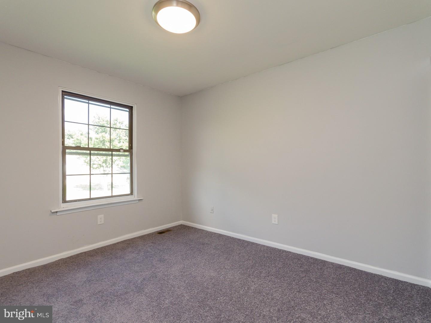 7 Latham Way Sicklerville, NJ 08081 - Photo 13 of 25