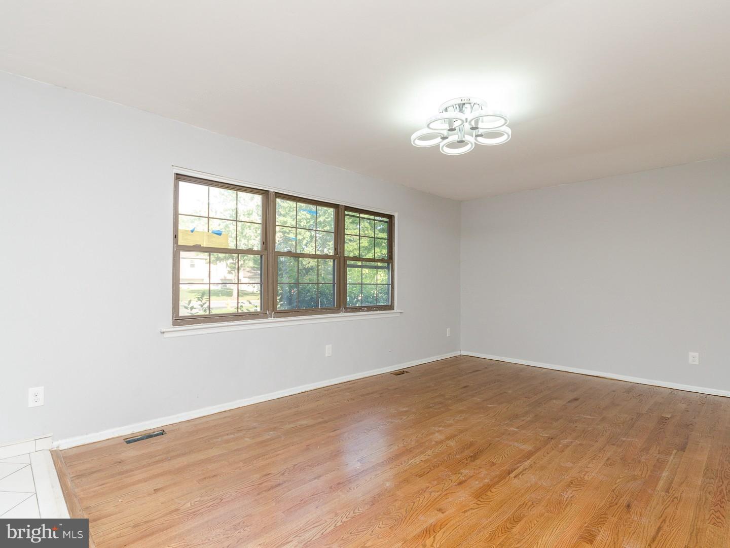 7 Latham Way Sicklerville, NJ 08081 - Photo 20 of 25