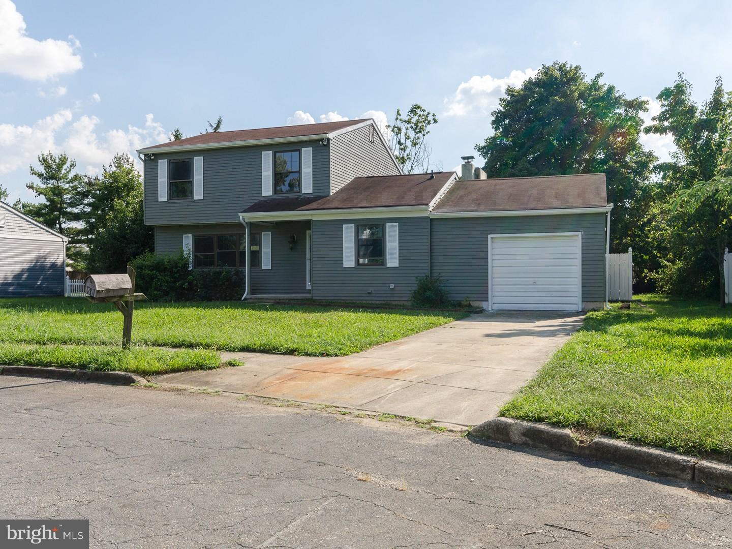 7 Latham Way Sicklerville, NJ 08081 - Photo 3 of 25