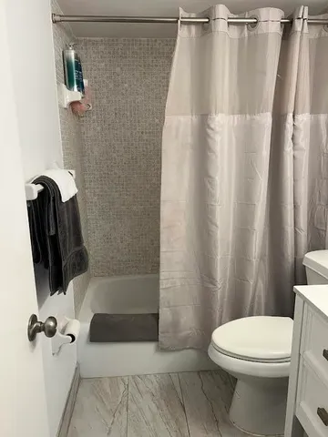 $195,000 | 4500 North Federal Highway, Unit 134D, Lighthouse Point, FL 33064