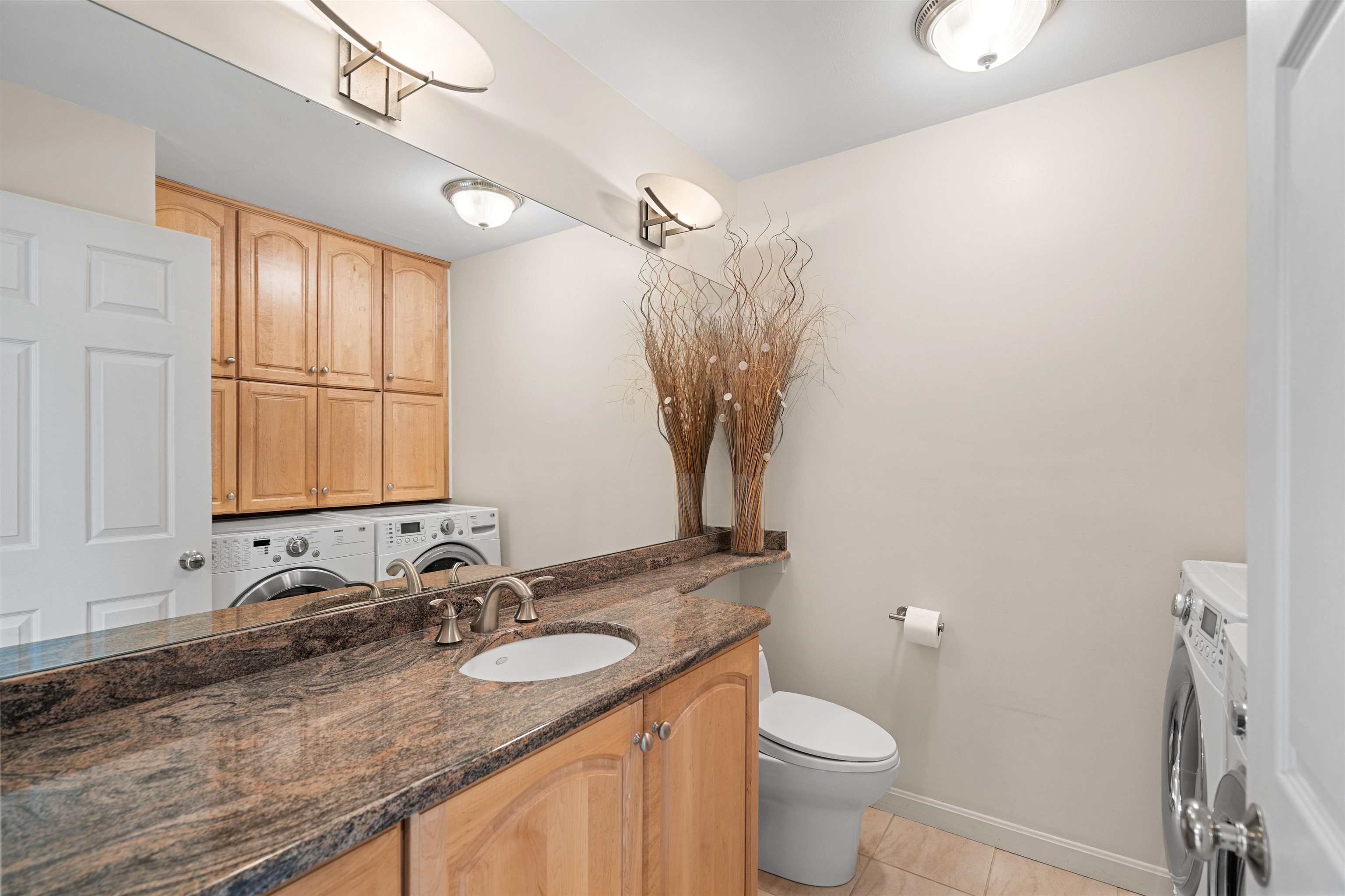 17 R Bonnie Lane Derry, NH 03038 - Photo 21 of 40