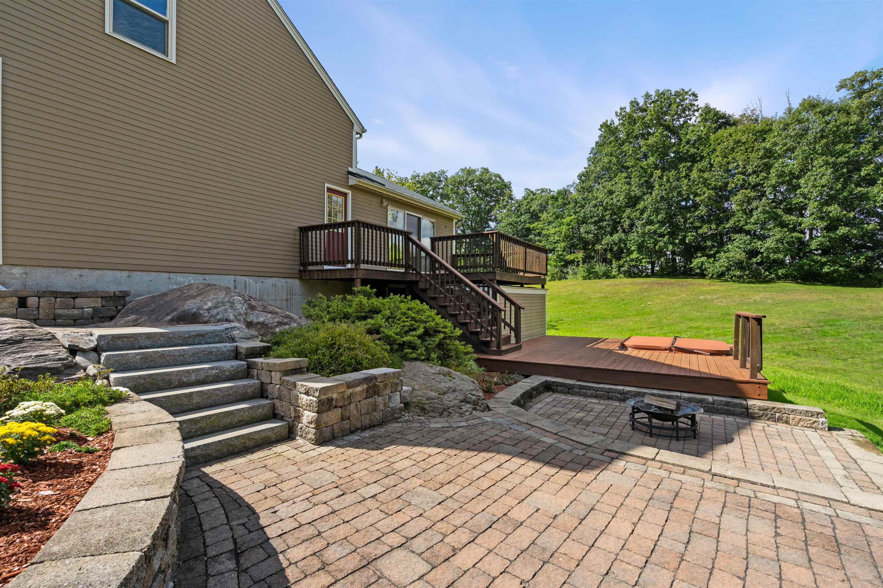 17 R Bonnie Lane Derry, NH 03038 - Photo 7 of 40