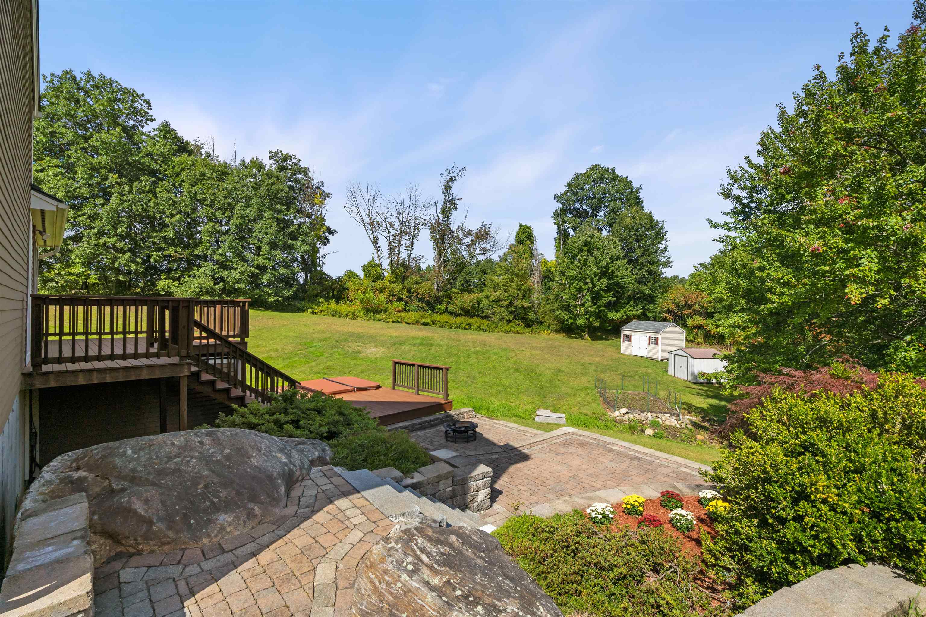17 R Bonnie Lane Derry, NH 03038 - Photo 8 of 40