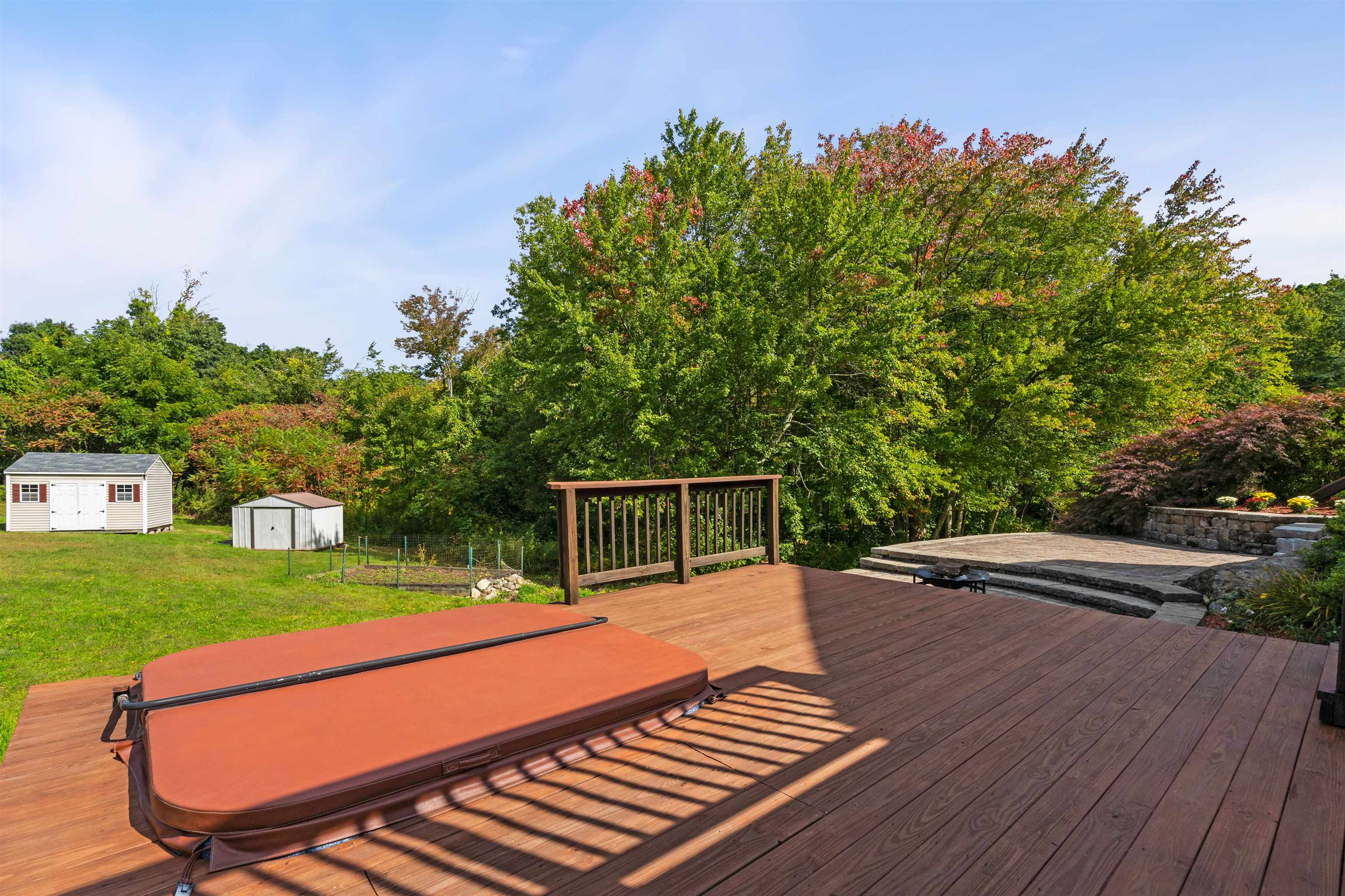 17 R Bonnie Lane Derry, NH 03038 - Photo 9 of 40