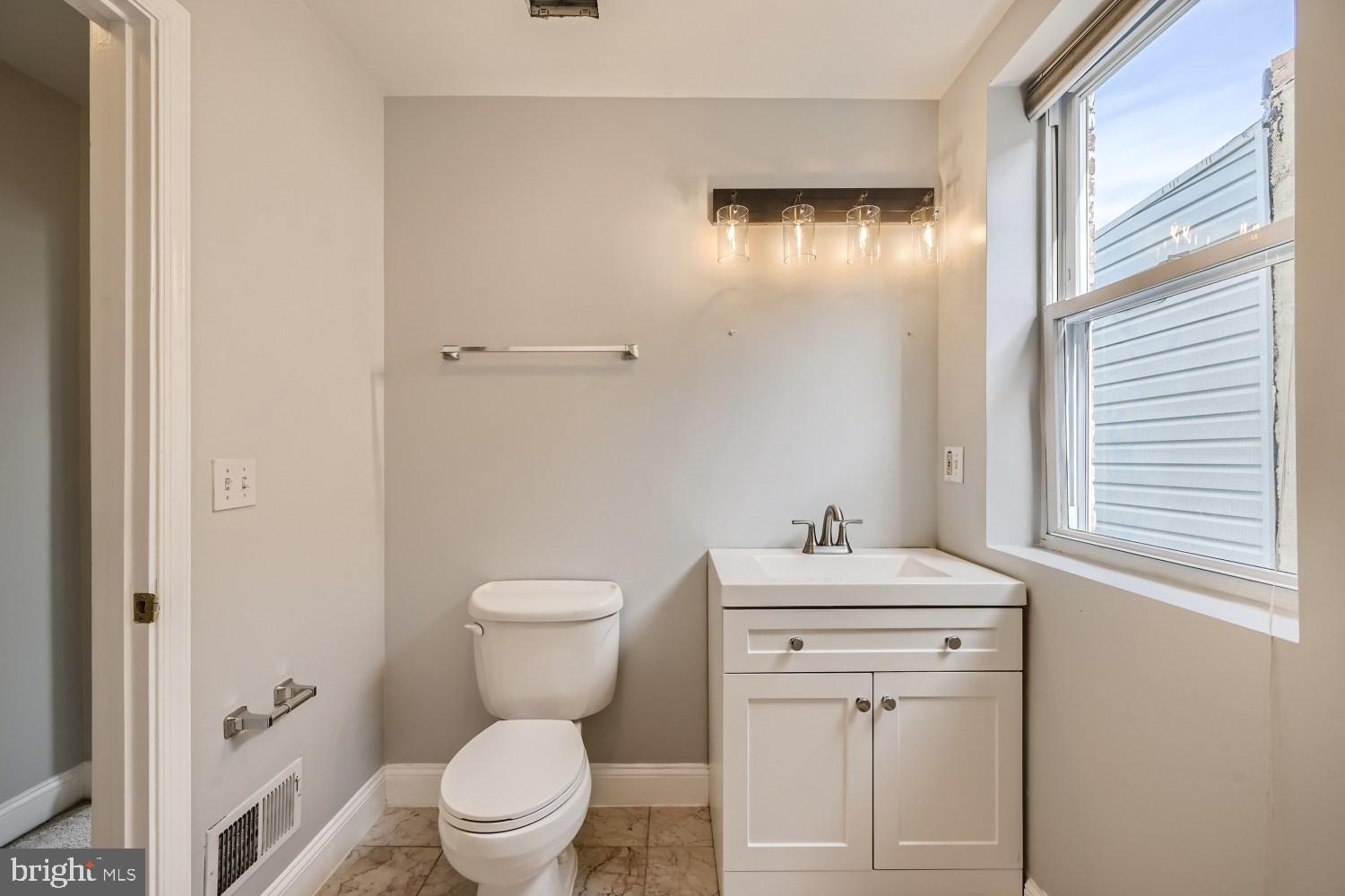 816 West 37th Street Baltimore, MD 21211 - Photo 22 of 33