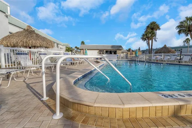 $119,900 | 5246 81st Street North, Unit 24, St. Petersburg, FL 33709