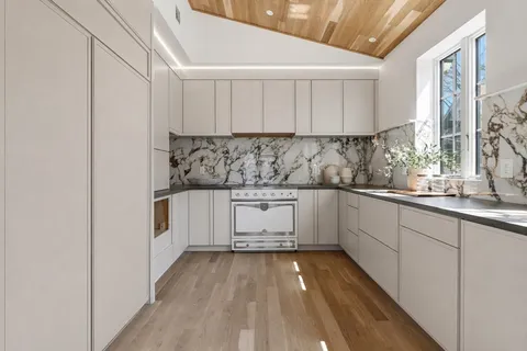 $2,349,000 | 92 Sewall Avenue, Unit 2C, Brookline, MA 02446