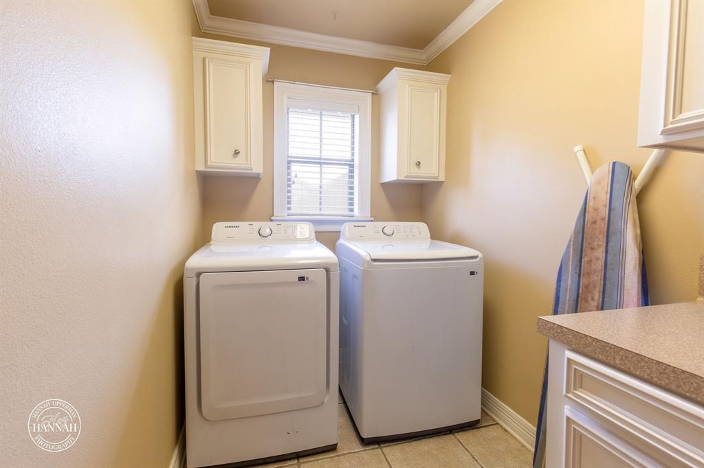 6531 North Liberty Way Keithville, LA 71047 - Photo 23 of 28 a utility room with dryer and washer
