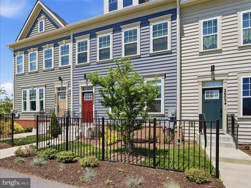 26052 Ridge Road Damascus, MD 20872 - Photo 4 of 43