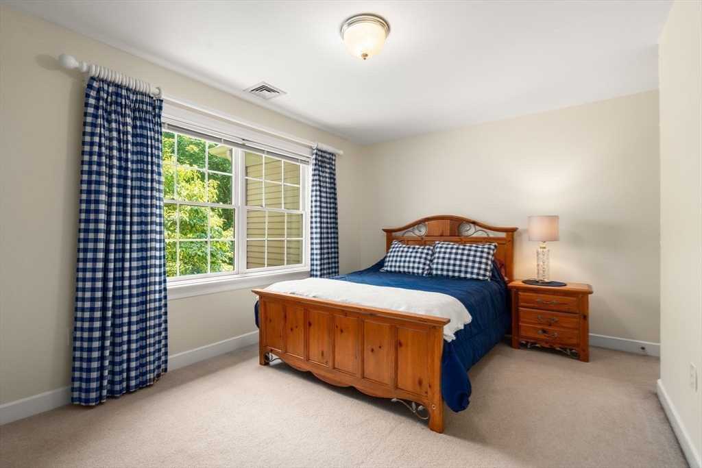 38 Upwey Road Wellesley, MA 02481 - Photo 22 of 40
