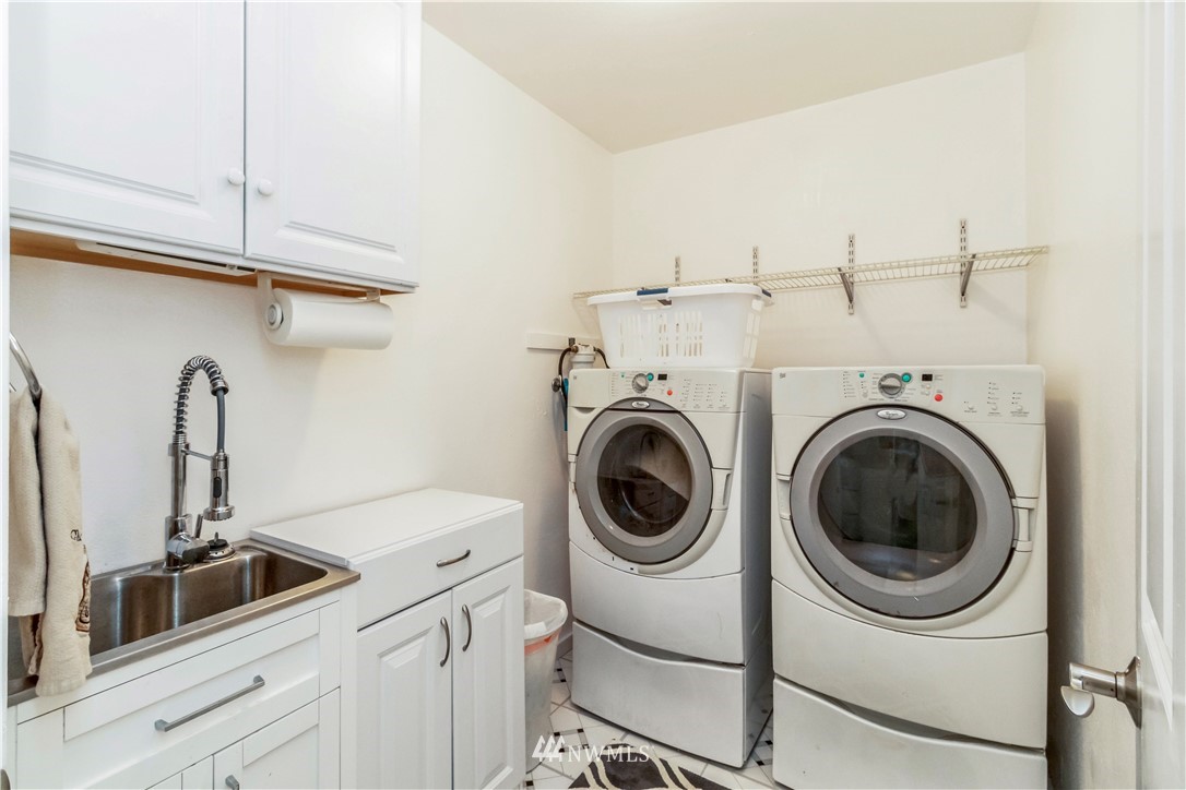 6218 Robe Menzel Road Granite Falls, WA 98252 - Photo 37 of 37 a utility room with dryer and washer
