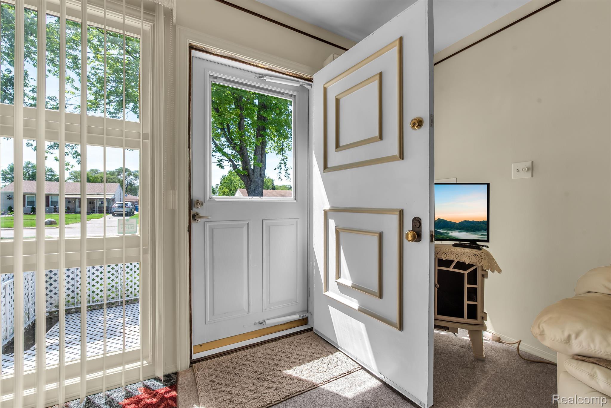 25530 Rosenbusch Boulevard Warren, MI 48089 - Photo 5 of 25 Gallery Image 5