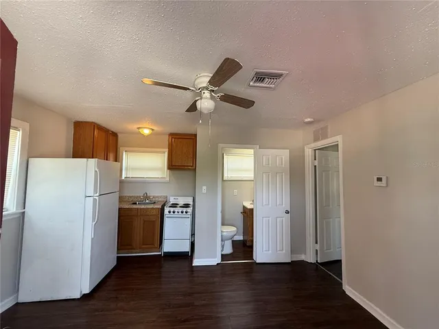 $1,100 | 610 South Martin Luther King Junior Avenue, Clearwater, FL 33756