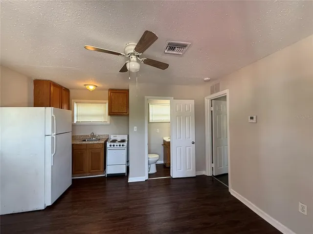 $1,100 | 610 South Martin Luther King Junior Avenue, Clearwater, FL 33756