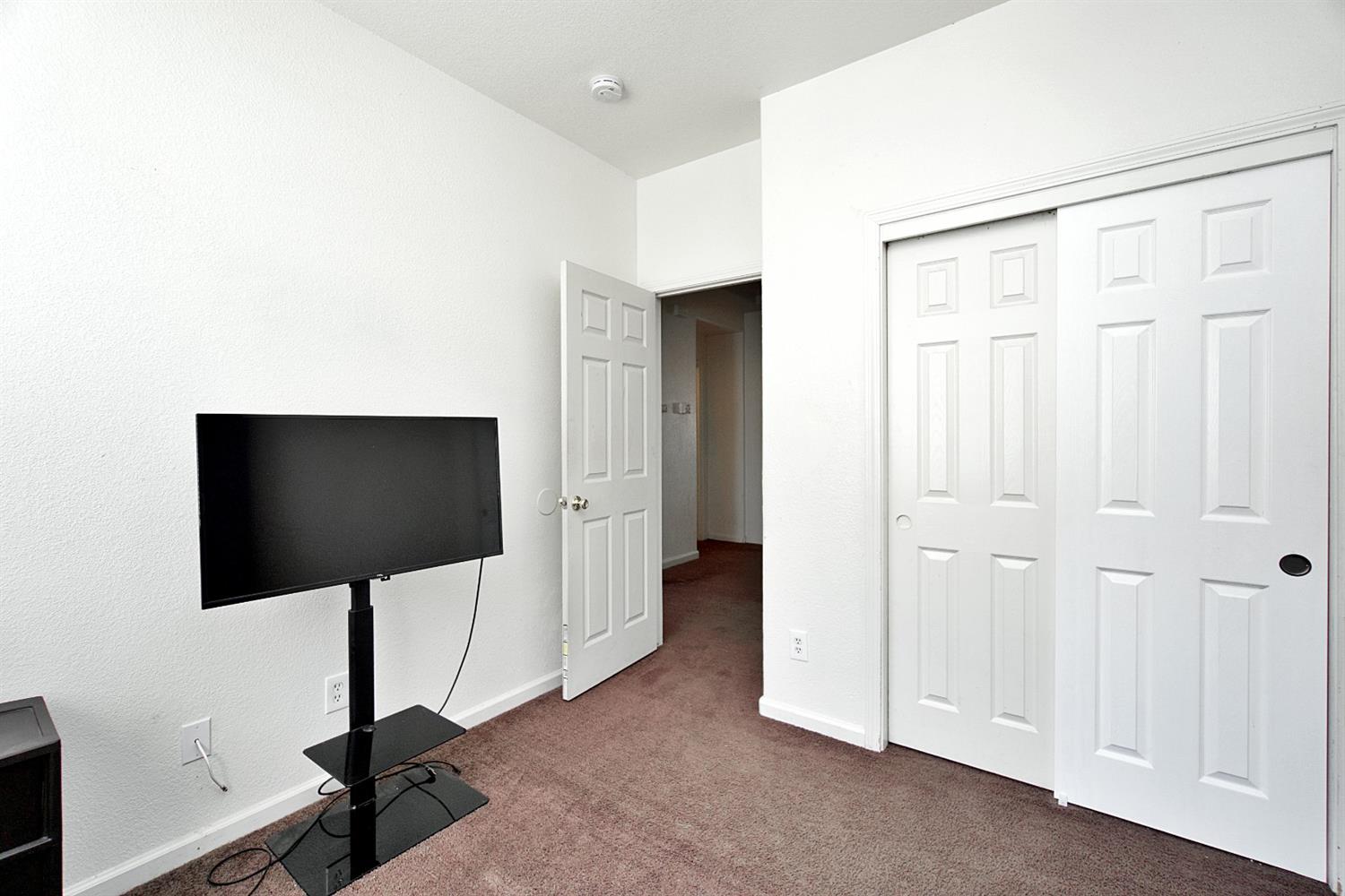 1022 San Ramon Avenue Madera, CA 93637 - Photo 17 of 27 Gallery Image 17