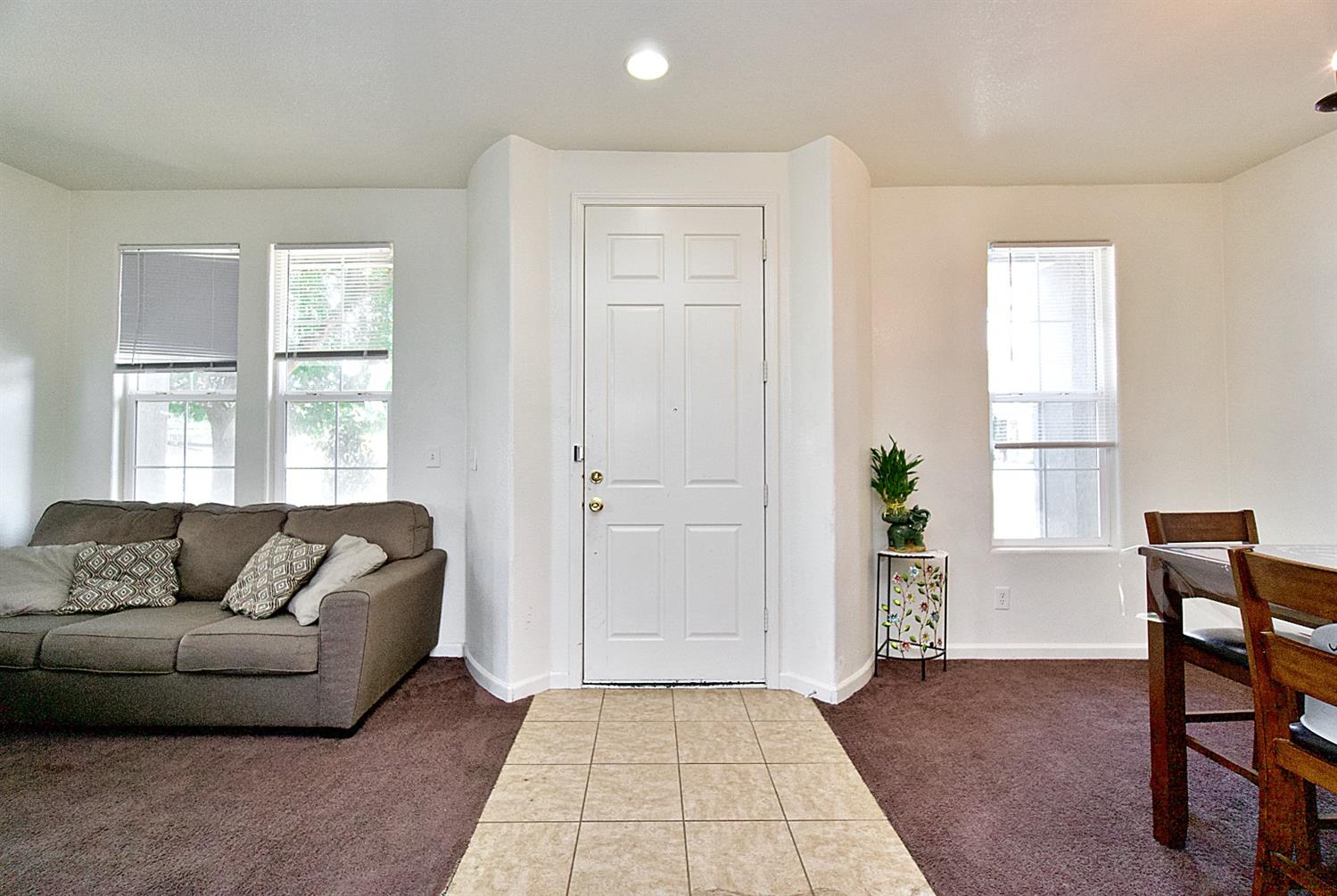 1022 San Ramon Avenue Madera, CA 93637 - Photo 6 of 27 Gallery Image 6