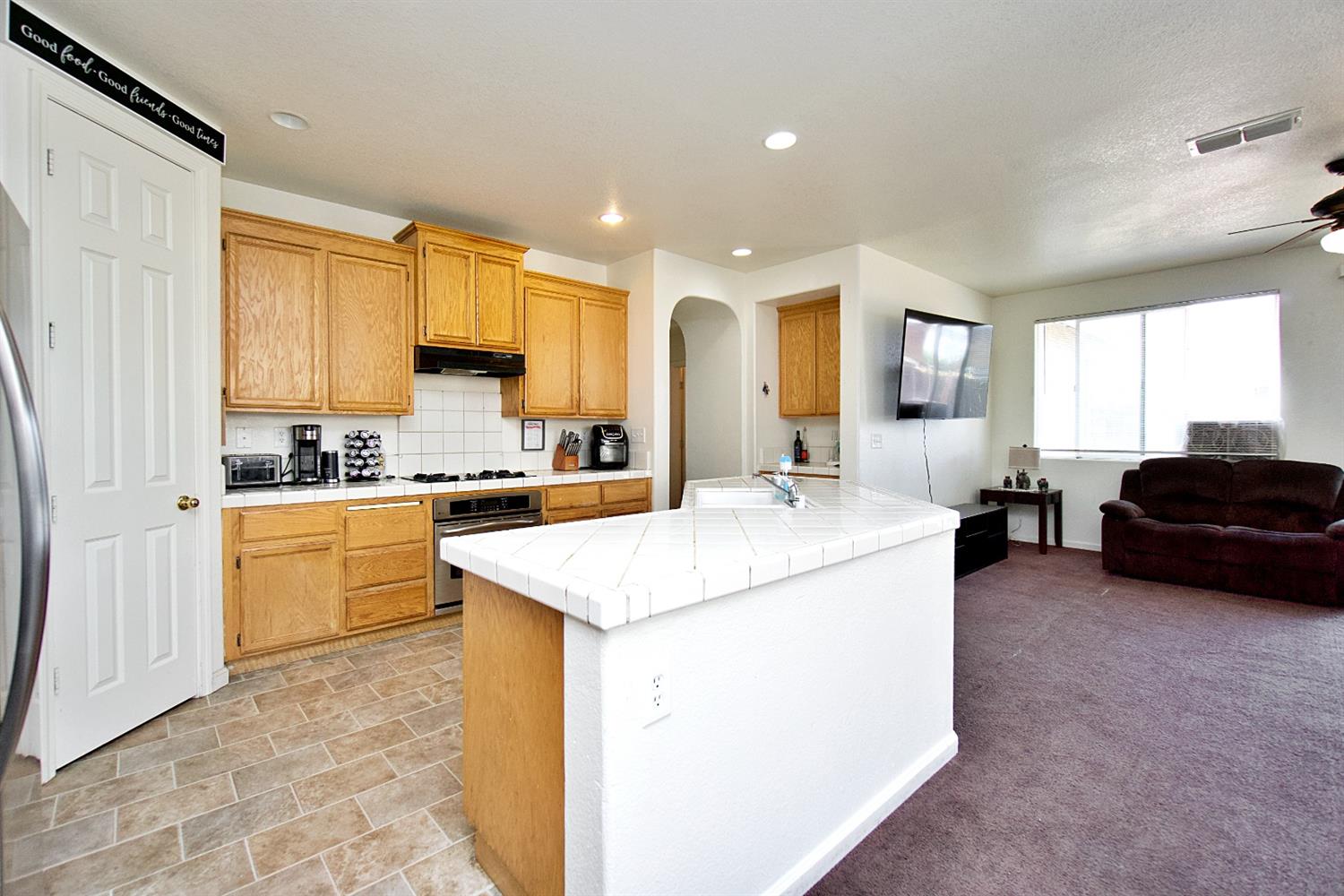 1022 San Ramon Avenue Madera, CA 93637 - Photo 9 of 27 Gallery Image 9