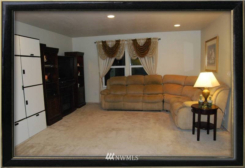 300 Kirkland Place Southeast Renton, WA 98056 - Photo 8 of 13 Gallery Image 8