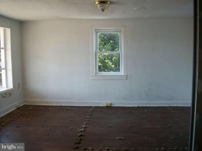 12317 Warner Road Keymar, MD 21757 - Photo 4 of 5 an empty room with a window