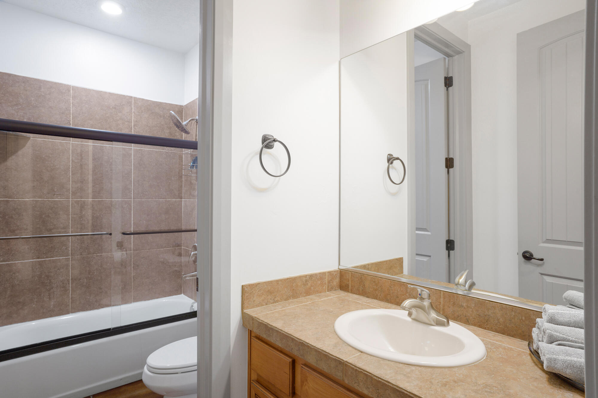 655 East Lost Ridge Drive Washington, UT 84780 - Photo 21 of 58 Guest Bathroom