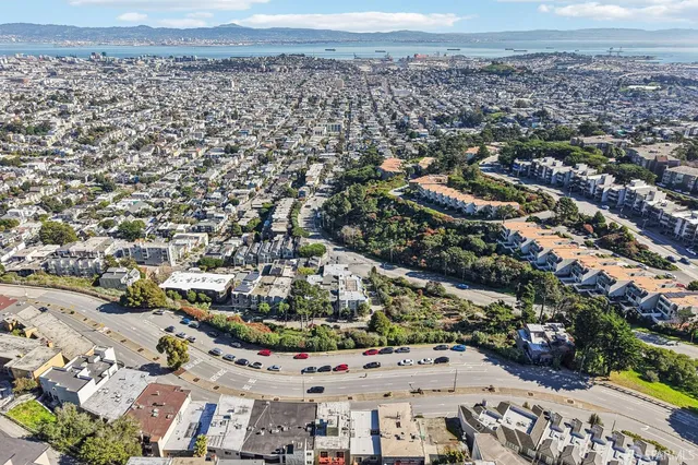 $2,595,000 | 172 Portola Drive, San Francisco, CA 94131